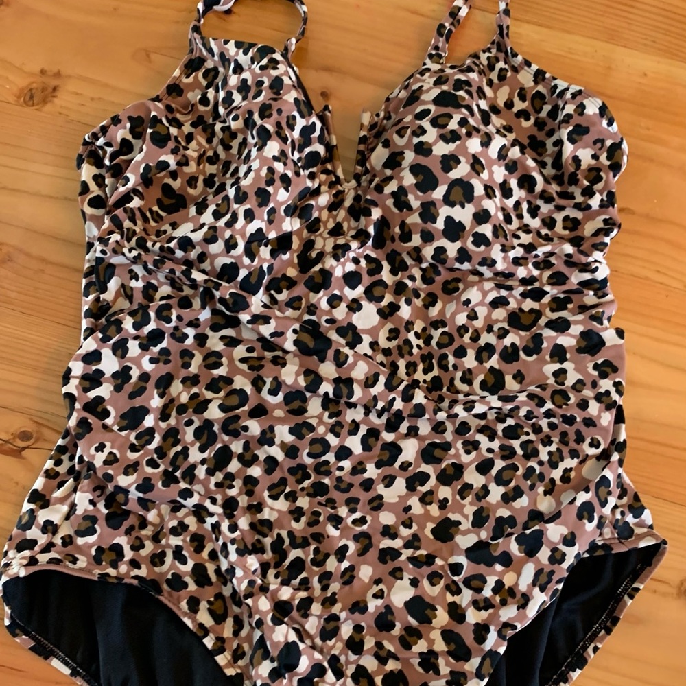 Time & Tru bathing suit